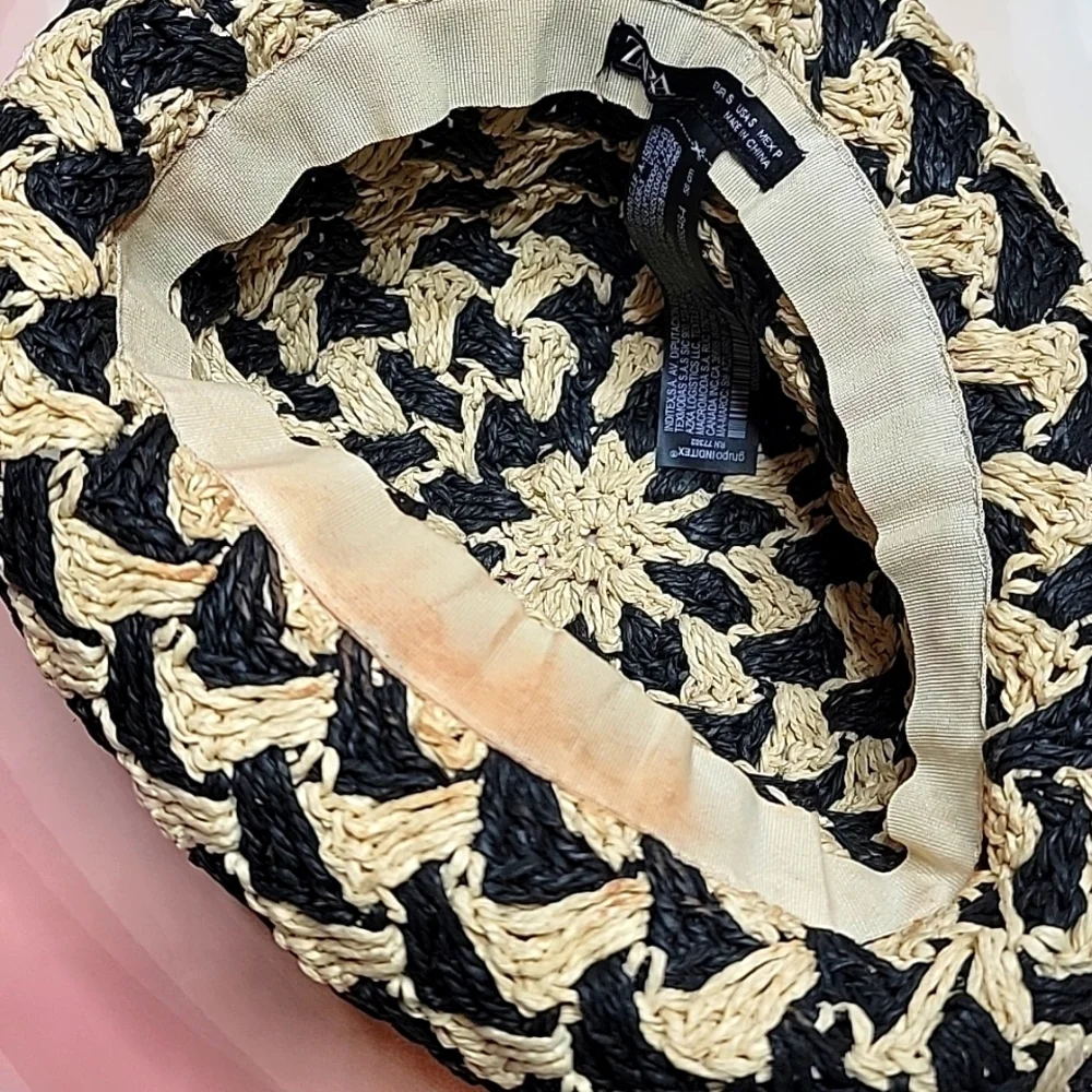 Zara‎ Bucket Hat
